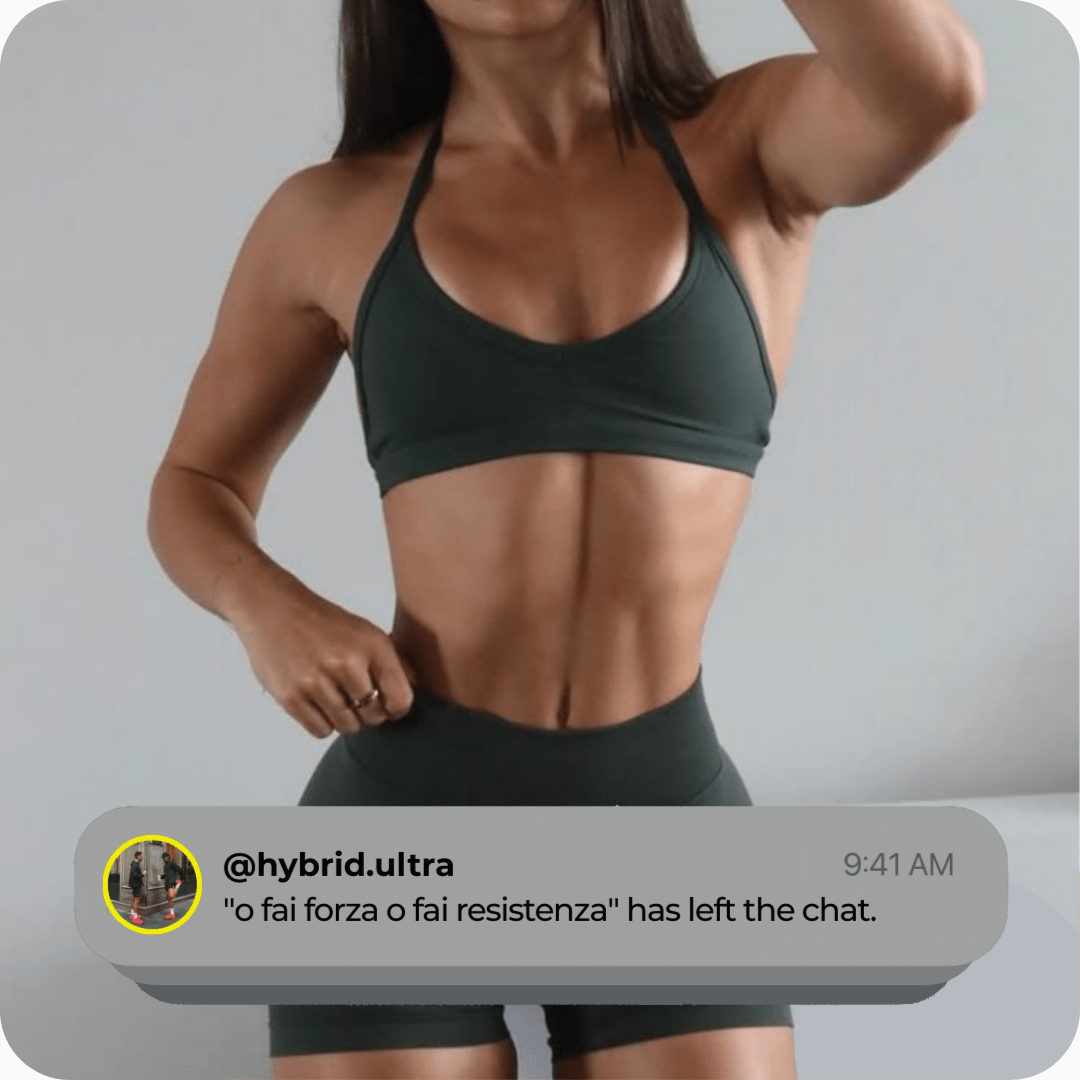 Smartphone con programma allenamento donna – accesso digitale a schede e nutrizione